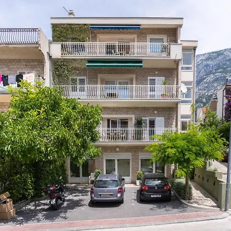 Apartments Makarska *