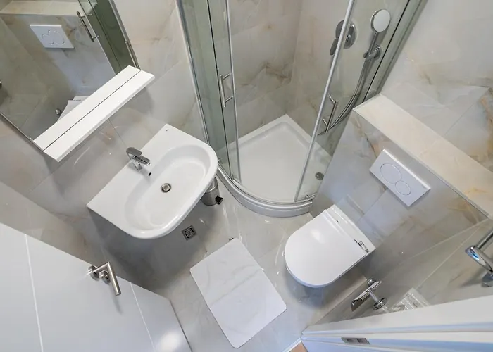 Апартаменти Apartments Makarska