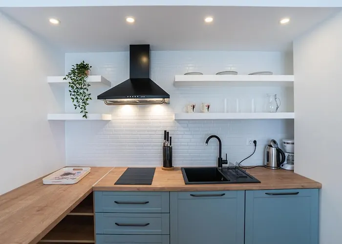 Апартаменти Apartments Makarska *