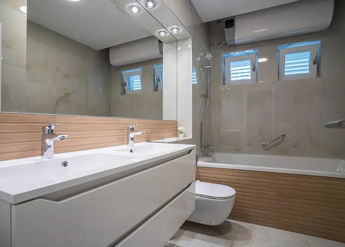 Apartments Makarska Апартаменти Макарська