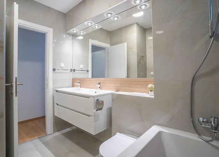 Apartments Makarska Апартаменти