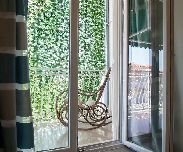 Апартаменти Apartments Makarska *