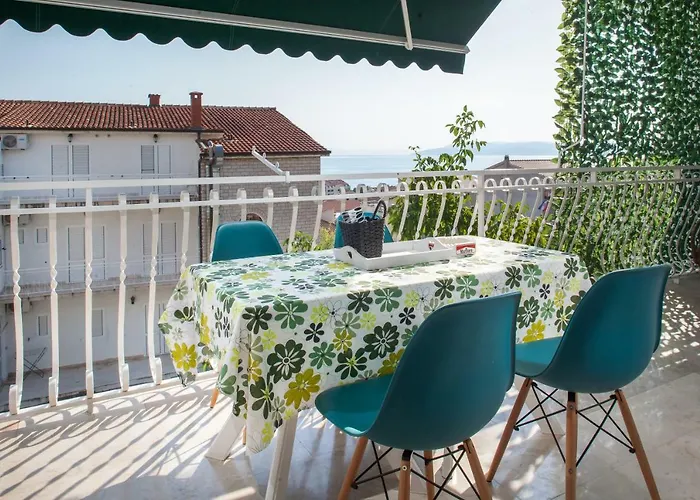 Apartments Makarska Апартаменти