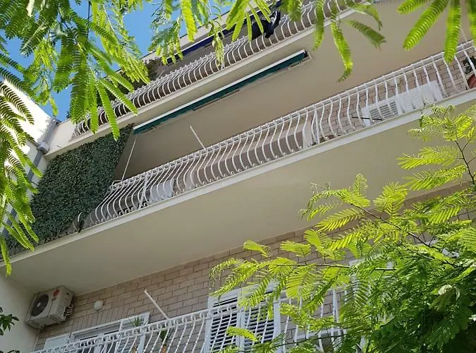 Апартаменти Apartments Makarska *