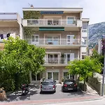 Apartments Makarska *