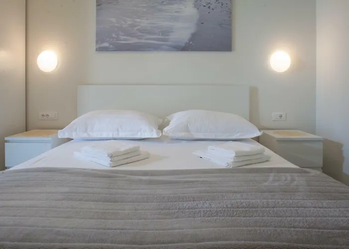 Apartments Makarska דירה *