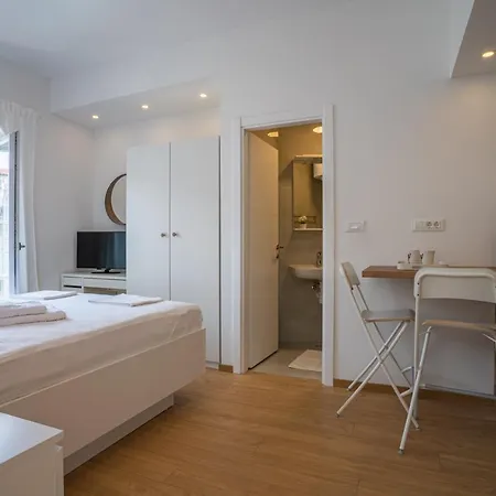 公寓 Apartments Makarska 马卡尔斯卡
