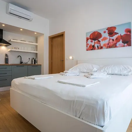 Apartments Makarska 公寓 马卡尔斯卡