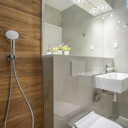 Apartments Makarska 马卡尔斯卡
