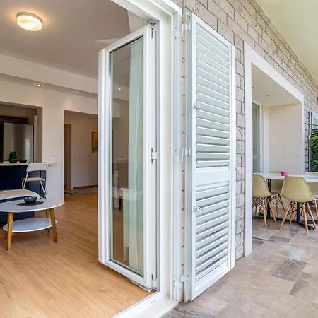 Apartments Makarska
