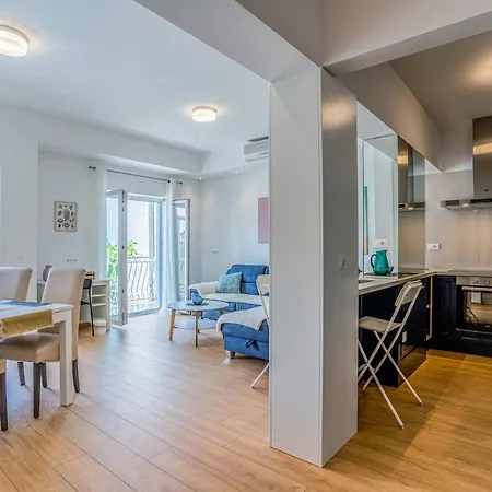 Apartments Makarska 马卡尔斯卡