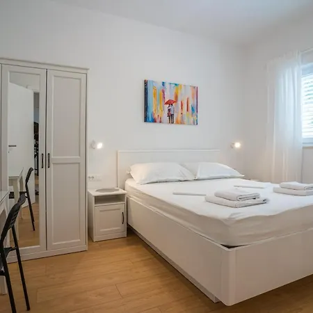 Apartments Makarska * 马卡尔斯卡