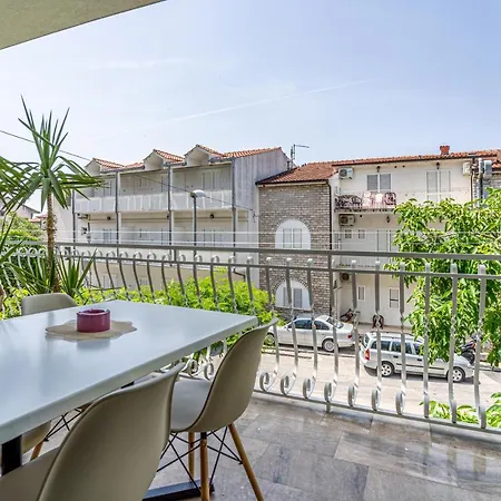 Apartments Makarska 公寓 马卡尔斯卡