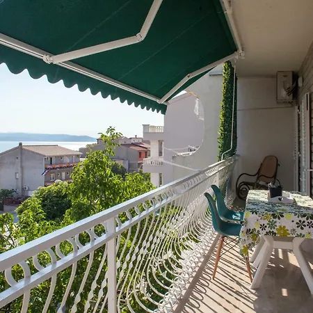 Apartments Makarska 马卡尔斯卡